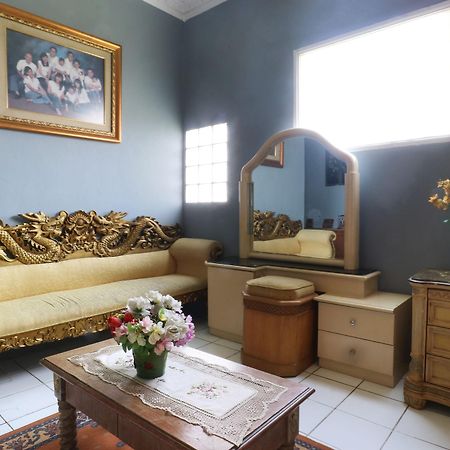 Villa Sri Manganti Jakarta Eksteriør bilde